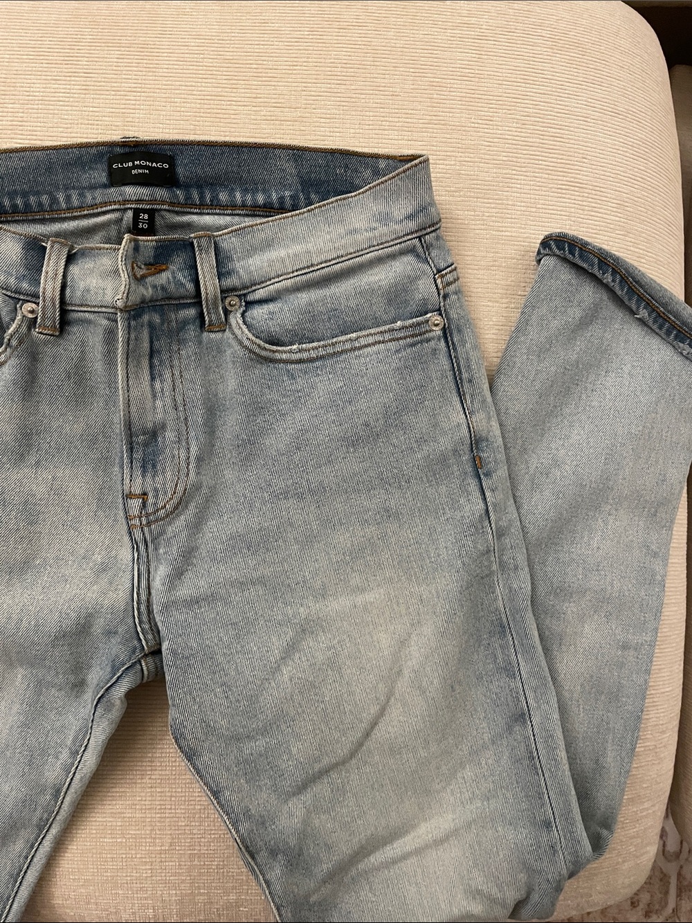Club Monaco Men’s Light Wash Slim Straight Jeans